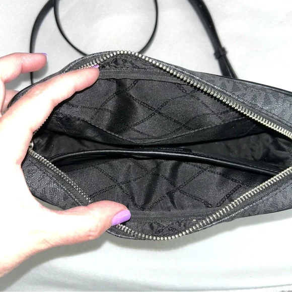 Michael Kors Jet Set large crossbody Bag NWOT - Picture 7 of 7